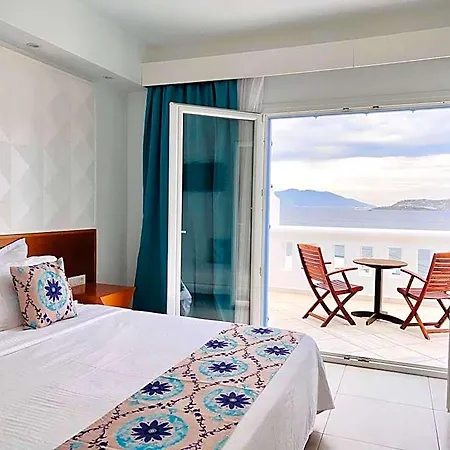 Grand 4* Mykonos Town