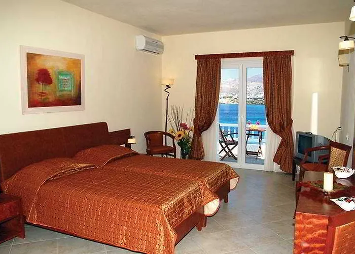 Grand 4* Mykonos Town